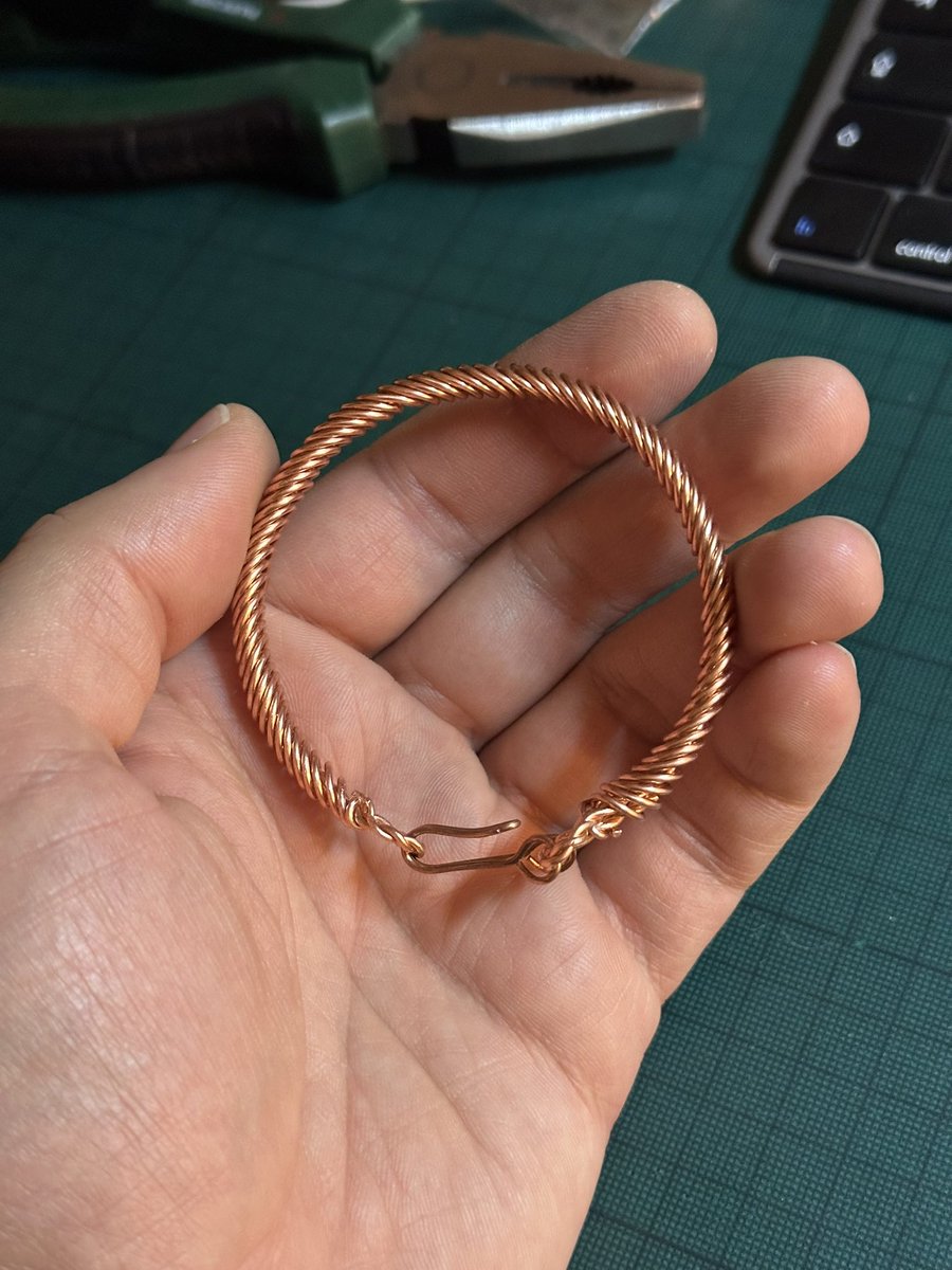 Банщик Эда Ширана tweet media