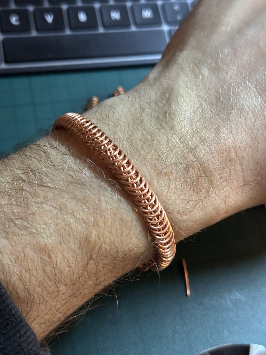 Банщик Эда Ширана tweet media