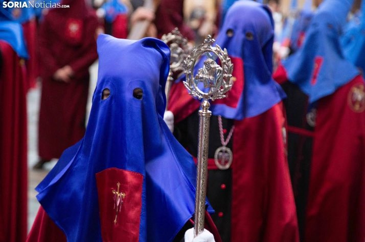CofradiasSoria's tweet photo. Procesión de la Cofradia de Las Caídas de Jesús en esta tarde de Jueves Santo.
📸 María Ferrer para @sorianoticias
#juntadecofradiasdesoria #Semanasantasoria #sobria #austera #devocional https://t.co/eFmmrPIg6F