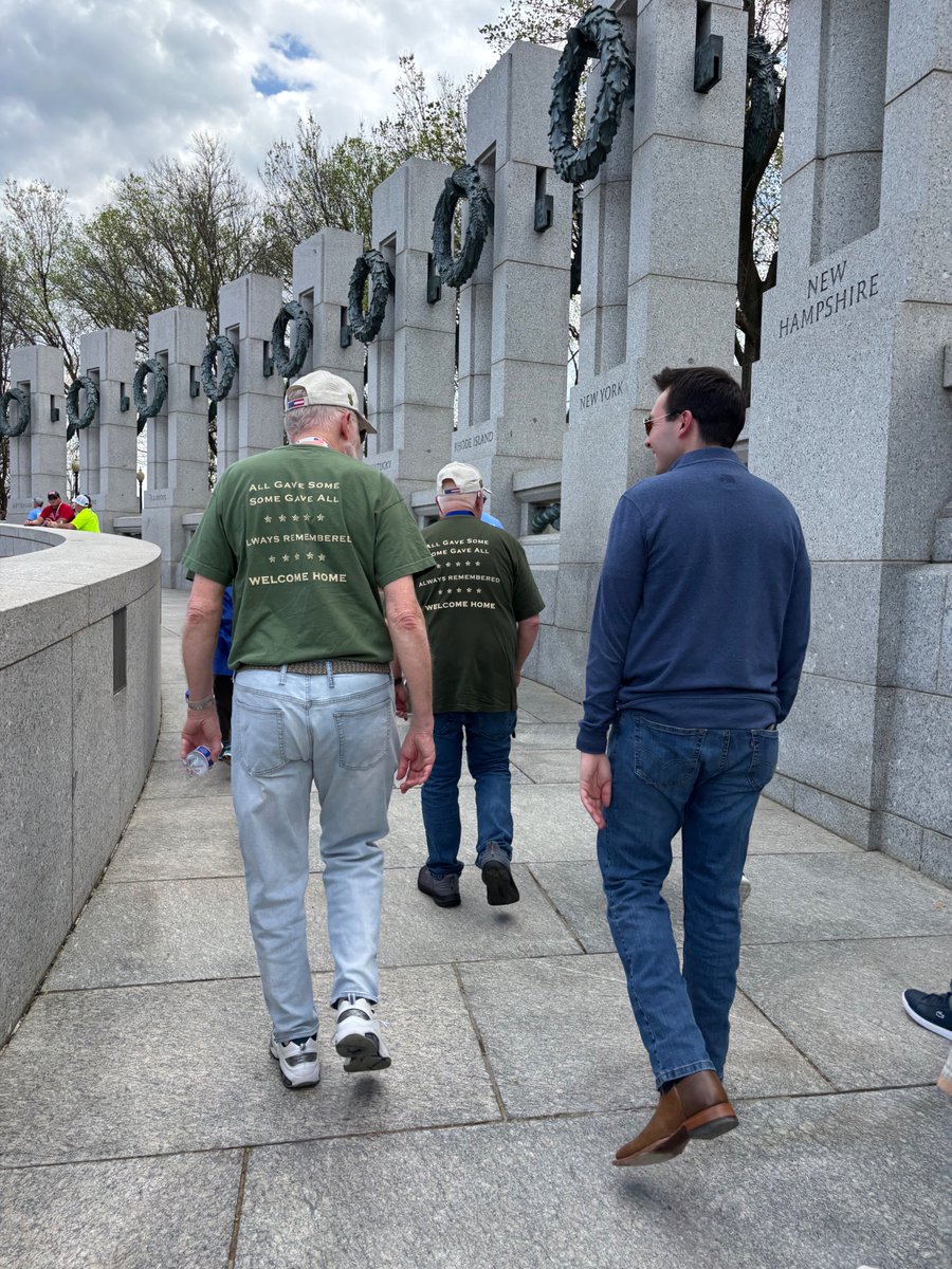 Senator Hawley Press Office tweet media