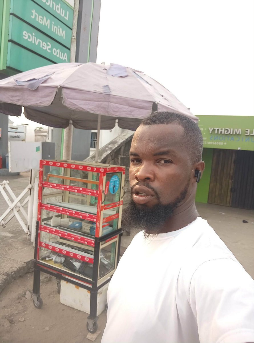 DearJohn2222's tweet photo. Someone should empower me oooooooooo, its not easy, 1 million can change my life forever....... https://t.co/QiWNkuKyXg