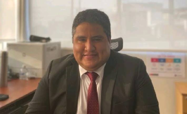 Hay una triste realidad: la minería ilegal se está alimentando desde las oficinas del propio <a href="/MinemPeru/">Ministerio de Energía y Minas</a>

Descubre cómo Alberto Rojas Cortegana, el hombre que debía formalizar al país, terminó bajo la lupa por manipular el REINFO y fabricar una "formalización de papel" mientras el