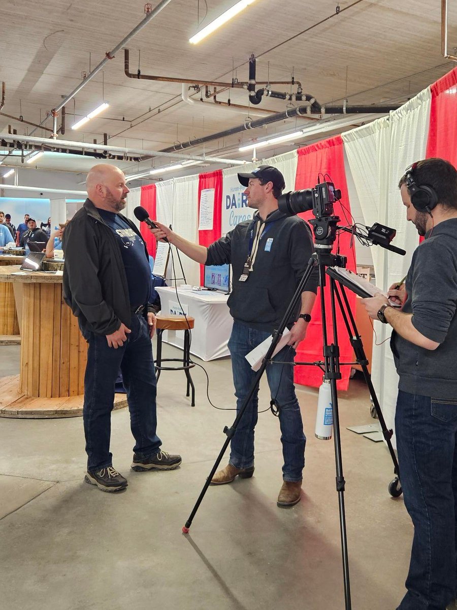 Canadian Podcow tweet media