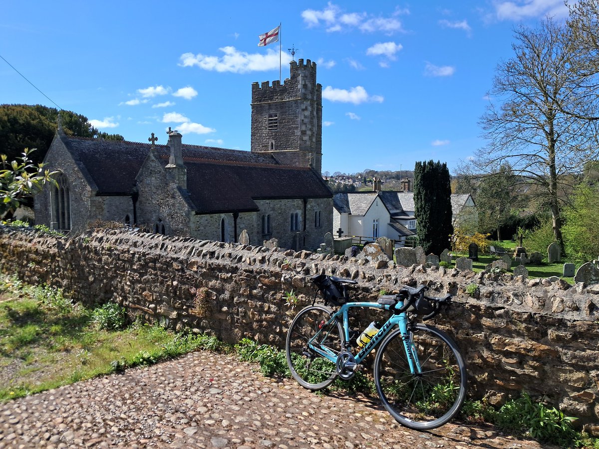 CB_cycles's tweet image. Got out this morning in the sunshine for a quick spin to the seaside down at Budleigh Salterton and stopped at my favourite spot, Fifty Degrees North on the beach 🌞🚴‍♂️🏖☕️ #cycling #ukcyclechat #seaside #springsunshine #Devon