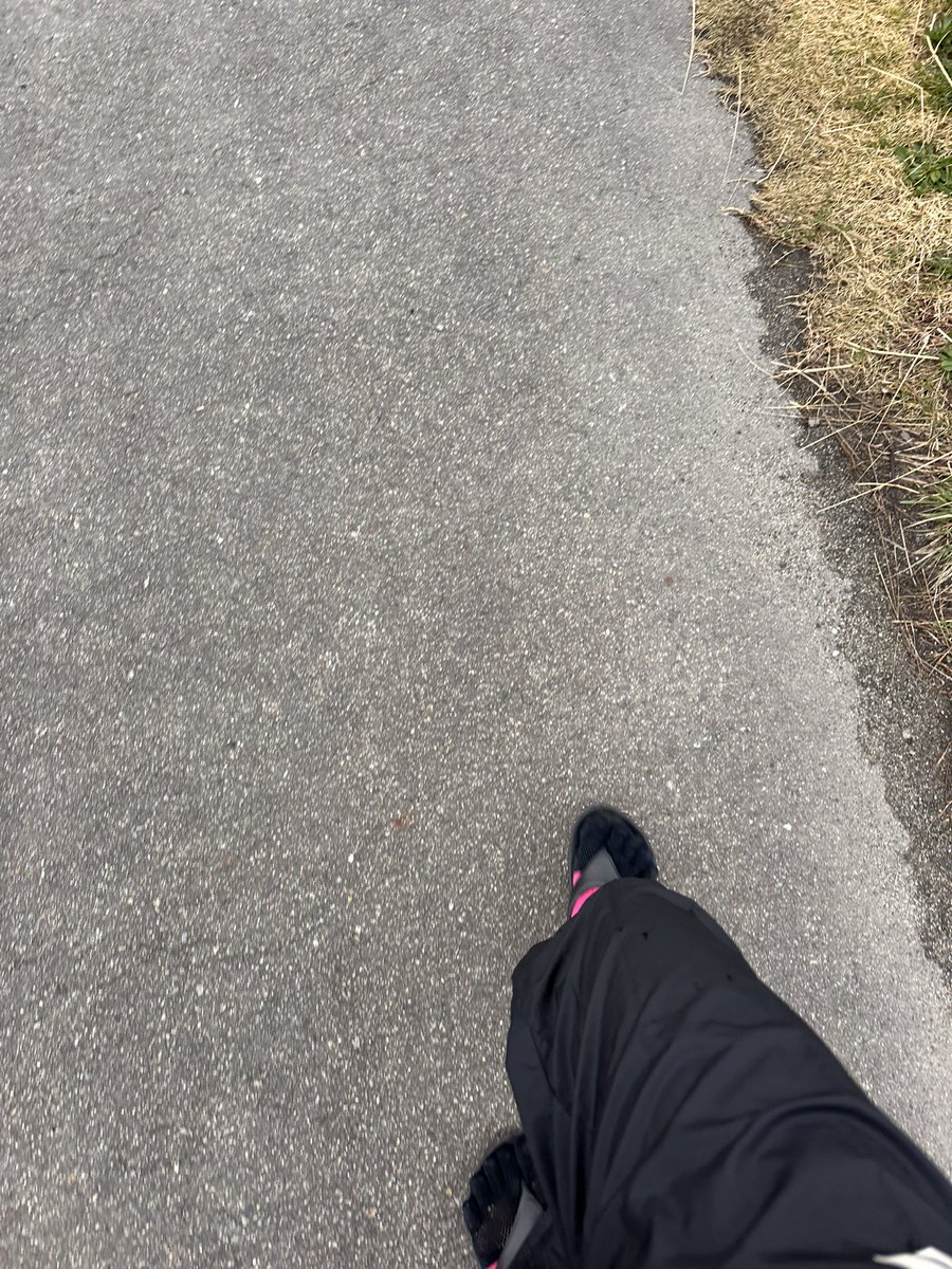 take_2DESU's tweet image. 寒くて靴下履きました

朝ラン11㌔ 100x3

#STEPN
#STEPNGO
#朝ラン
#ランニング

週末頑張りましょう！！