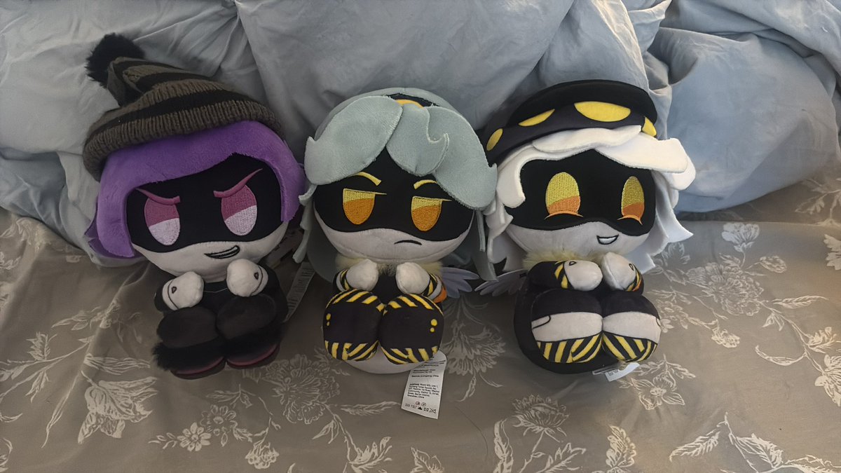 XaceAce's tweet photo. @LinaTheWeirdooo 
Looook mine just came 

#murderdrones
#vmurderdrones
#uzidoorman
#nmunderdrones
#murderdronesmerch
#murderdroneslilfellas
#murderdronesplush https://t.co/iHbJyPQKz2