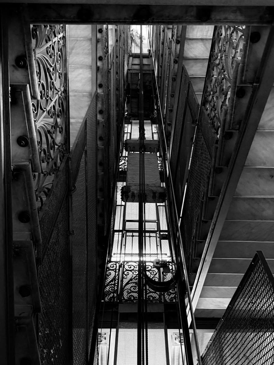 Alonein43672278's tweet image. #photography #blackandwhite #elevator