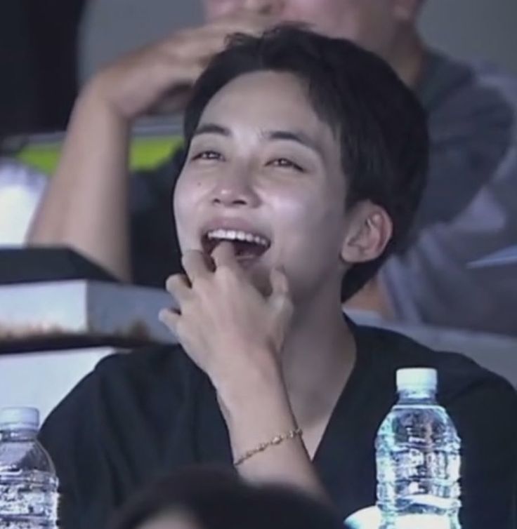 ✧ star tweet media