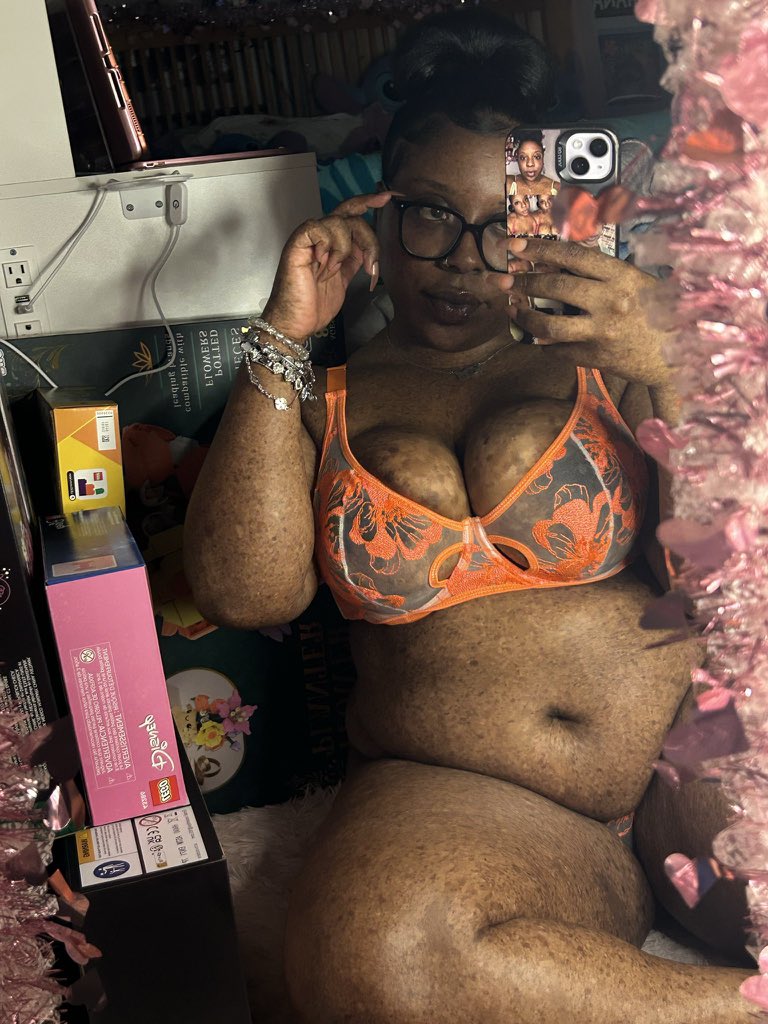 ℕ𝕦𝕣𝕤𝕖 𝔽𝕚𝕠𝕟𝕒🥹❤️💕💋 tweet media