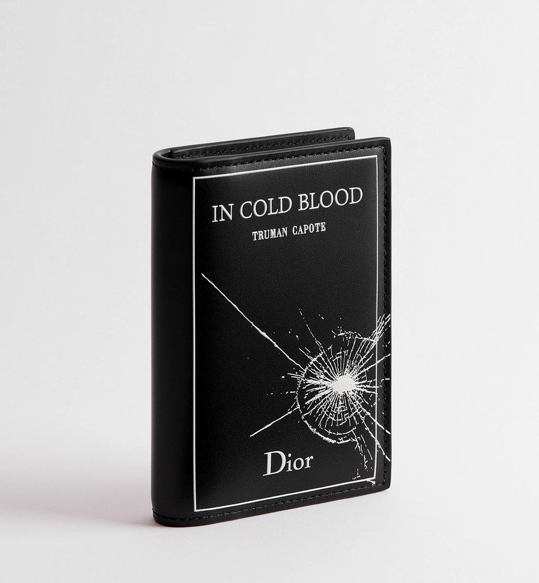 Outlander Magazine tweet media