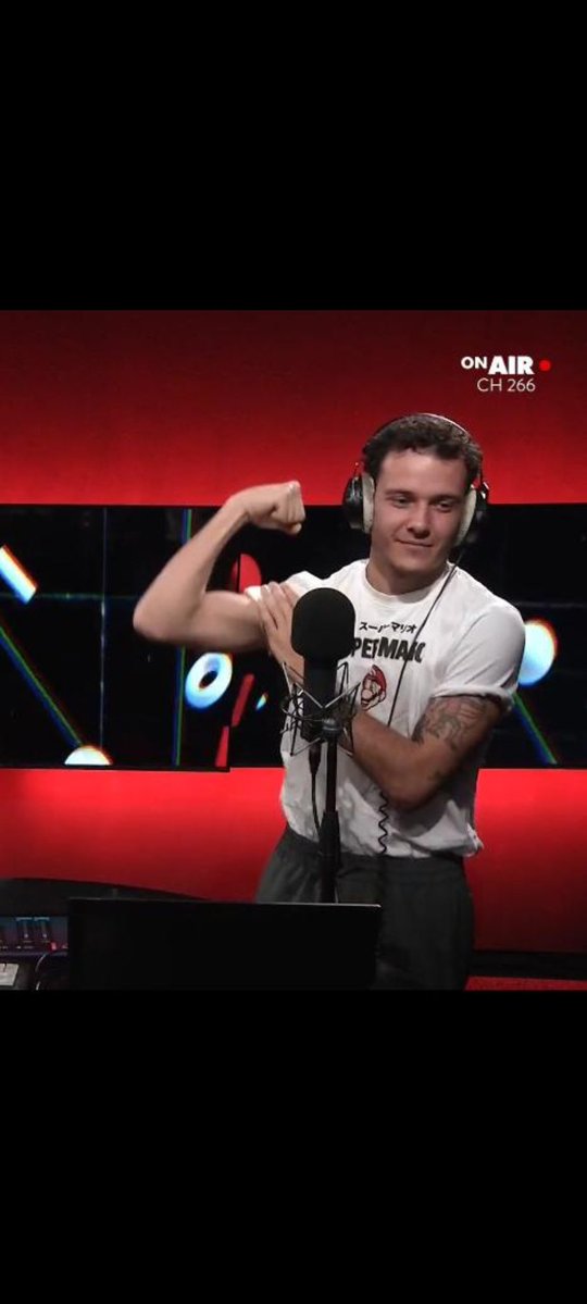 veve gatto nero 17 🐈⬛ tweet media