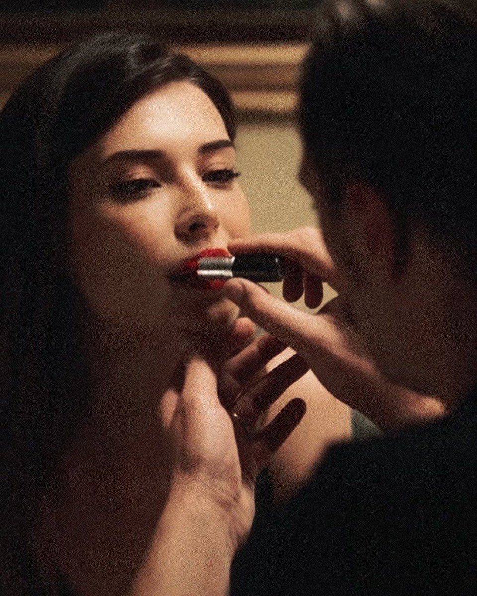 مُر . tweet media