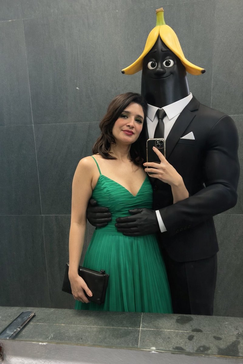 La_Endemoniada's tweet photo. El señor banana negra es mío 
#yogane #frutasinfieles https://t.co/9622ivr4s5