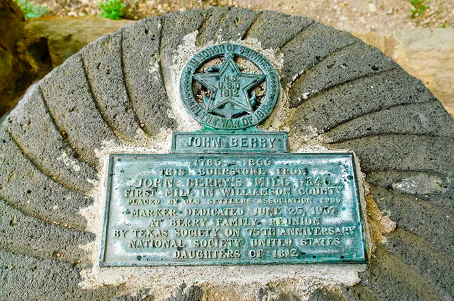 Save Texas History tweet media