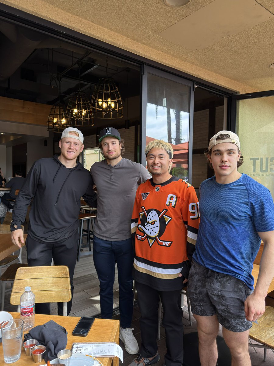 Let’s go Ducks!!!!! #FlyTogether shoutout Gaucher, Washe, and Zelly