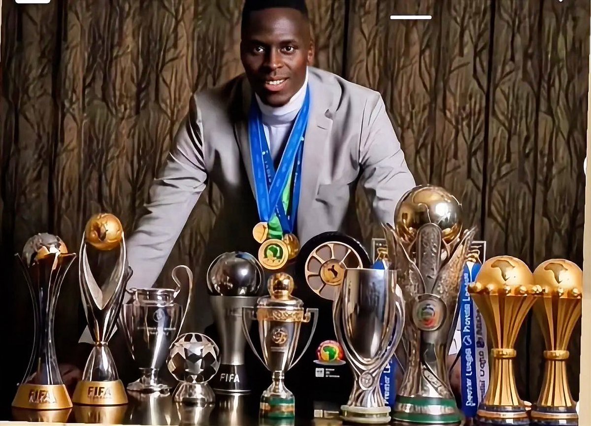 𝑺𝑬𝒀𝑫𝑰𝑵𝑨 tweet media