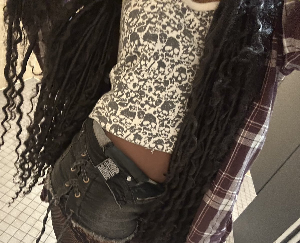 lauren 🦭 tweet media