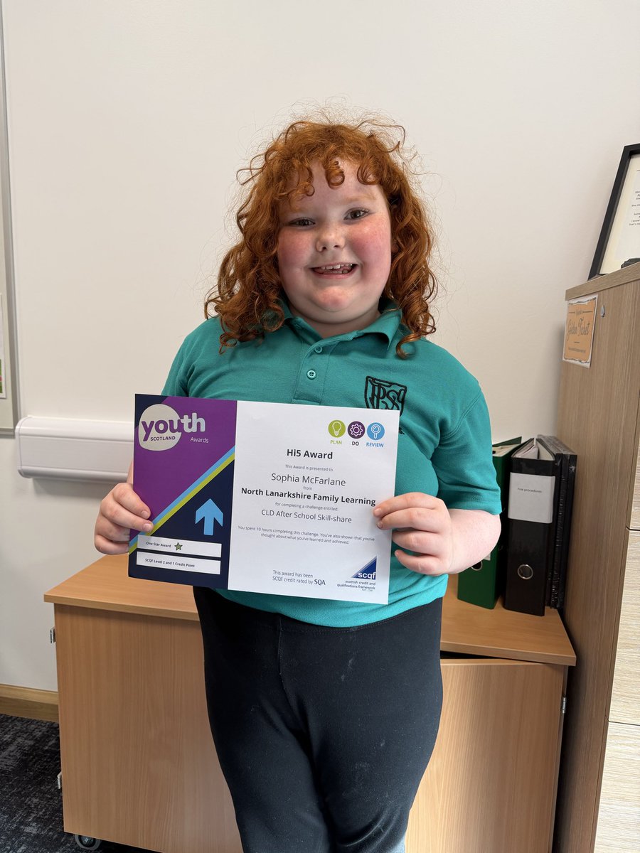 Miss Tracy Hurst tweet media