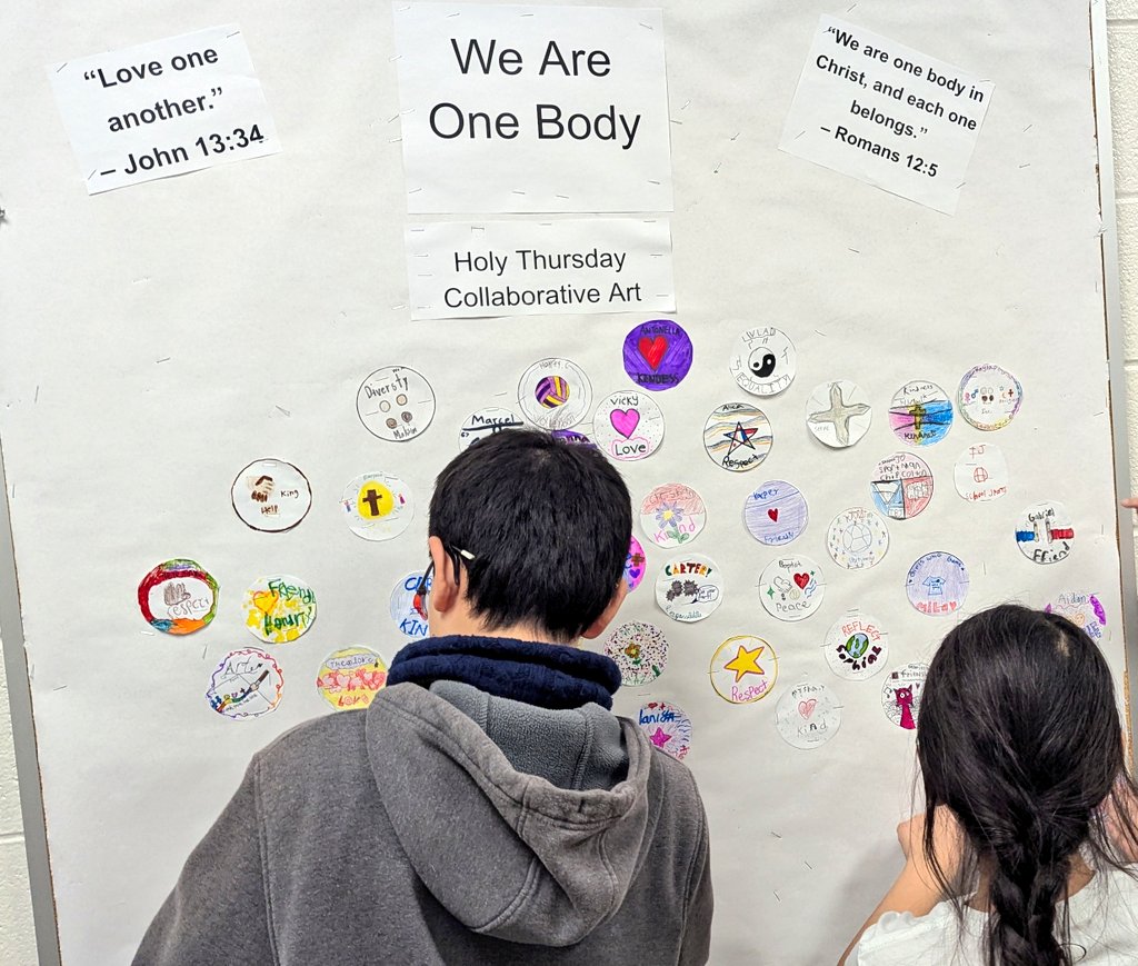 MrsMorgado1's tweet photo. Today we held our annual Lenten retreat at school by division. In this group we created a #HolyThursday collaborative visual arts piece. @StPhilipDPCDSB. https://t.co/gfVlkZukWp