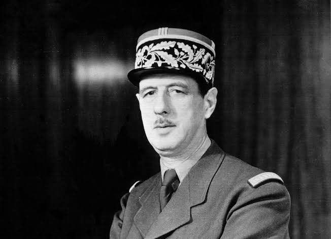 « Mon seul parti c’est la France » 
De Gaulle il y a 85 ans : 
« Je suis un Français libre… Je ne suis l'homme de personne… Je déclare solennellement que je ne suis attaché à aucun parti politique ni lié à aucun politicien quel qu’il soit, ni du centre, ni de la droite, ni de