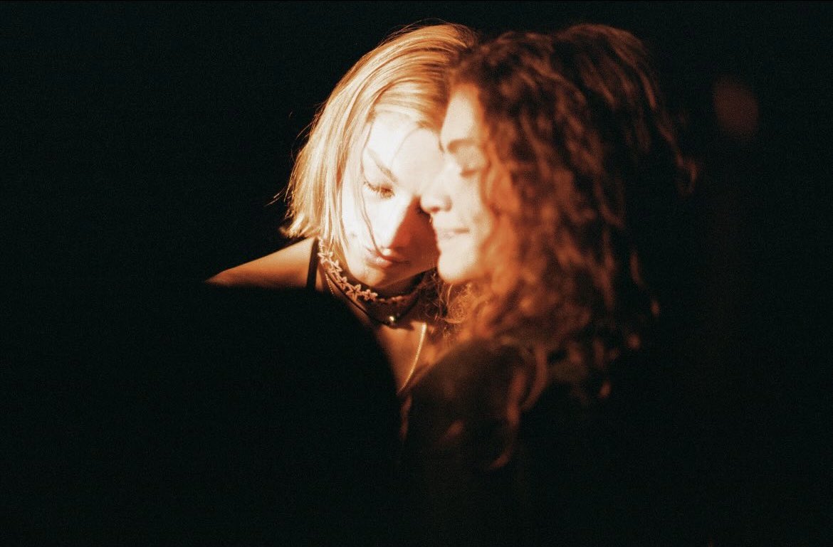 #FREEZENDAYA tweet media