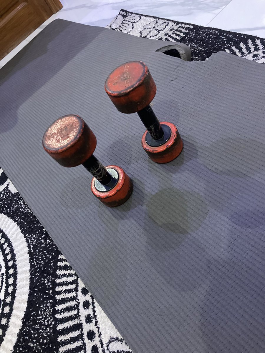 sʜᴀᴅᴇ🇸🇳 tweet media