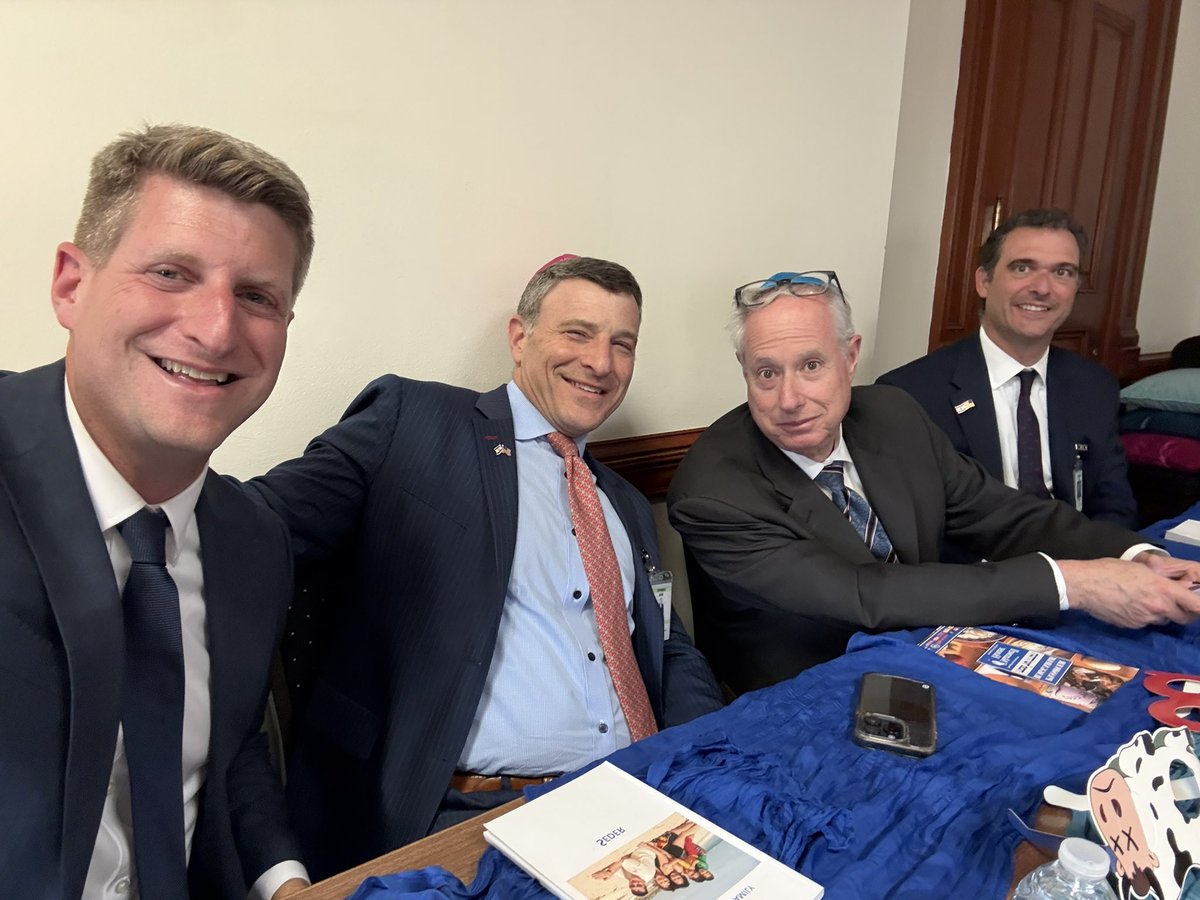 bluestein's tweet image. Happening now: A Sine Die Seder under the Gold Dome #gapol
