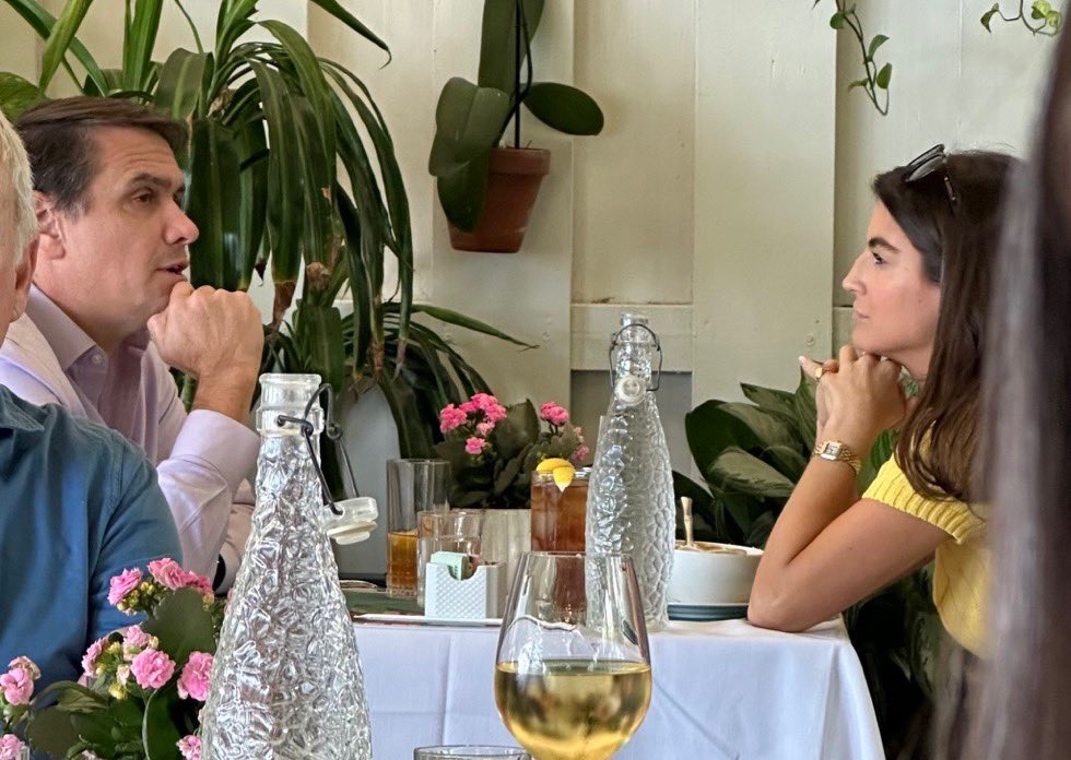 Mirak1812's tweet image. There are always sings .. 👇🏾
New acting ( not for long) Attorney General Blanche lunching with CNN’s Kaitlan Collins in Palm Beach 👀