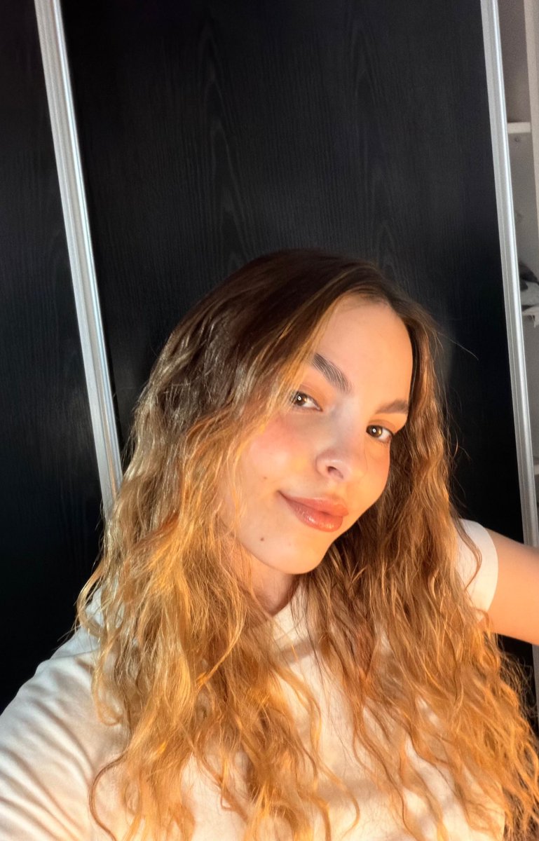 me hice unas trenzas cocidas y me quedó el pelo así, me encanta