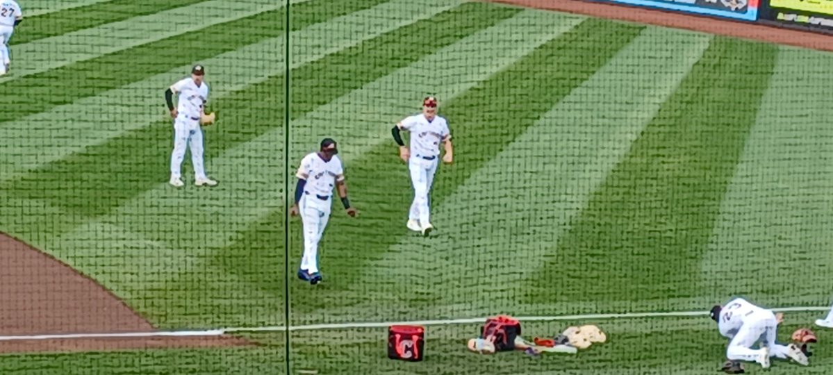 Hooper 🏒🏈🎸 tweet media