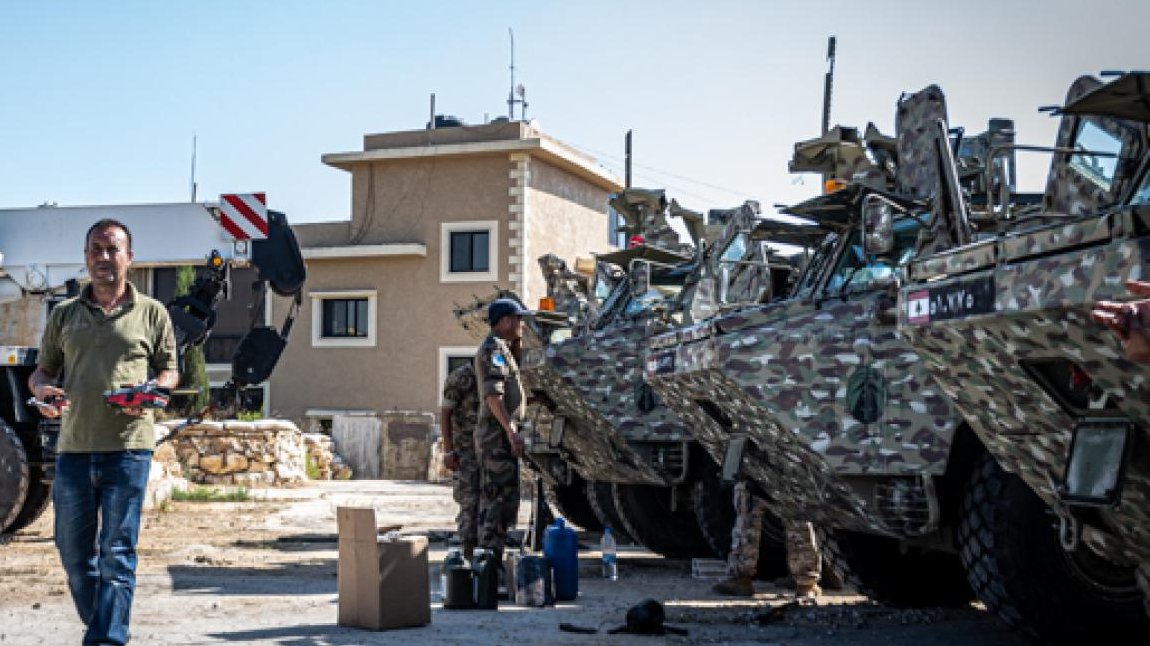 Wouah, sacré bariolage sur les #VAB des forces armées 🇱🇧 !
C'est autre chose que notre CAMTAC !🤭