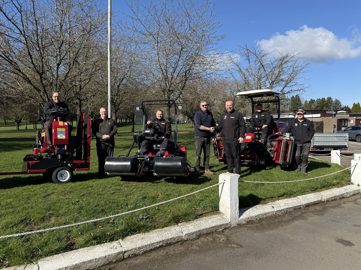 Out today with <a href="/GGM_Ltd/">GGM Group Ltd</a> to deliver 3 new <a href="/baronessuk/">Baronessuk</a> machines to <a href="/beamishpark_gc/">Beamish Park GC</a>. The LM551 fantastic fairway mower, the LM311 greens mower and <a href="/AgriMetal_US/">AgriMetal Golf and Turf</a> GR400 greens roller.
All installed and ready to go just in time for Easter. Thanks very much
