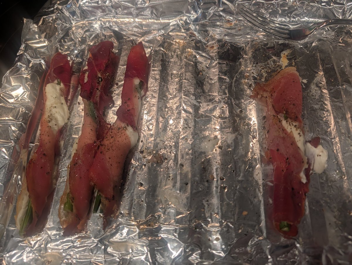 Zachary Roberts tweet media