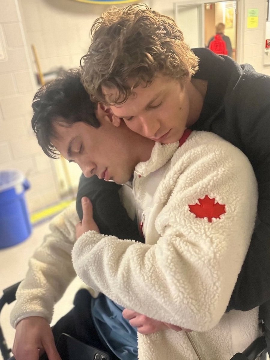 güraysu tweet media