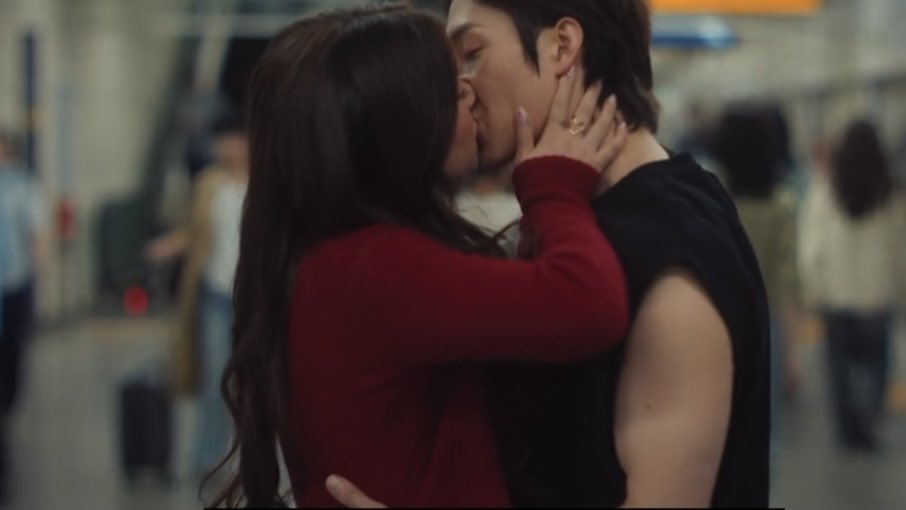 mish || going feral for mooncovey 🤍 tweet media