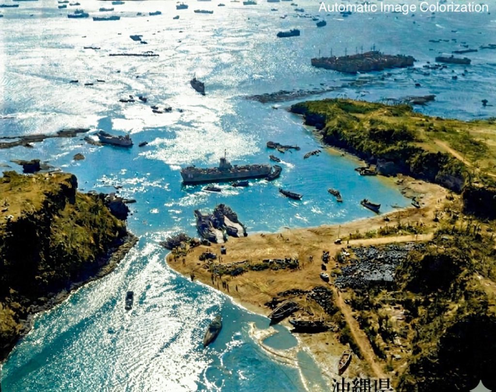 horinyo's tweet photo. 81年前の今日

1945年4月3日 沖縄本島への米軍上陸3日目

カラー化写真と現在（Google Earth）を比較 https://t.co/l5NzwLhiTm
