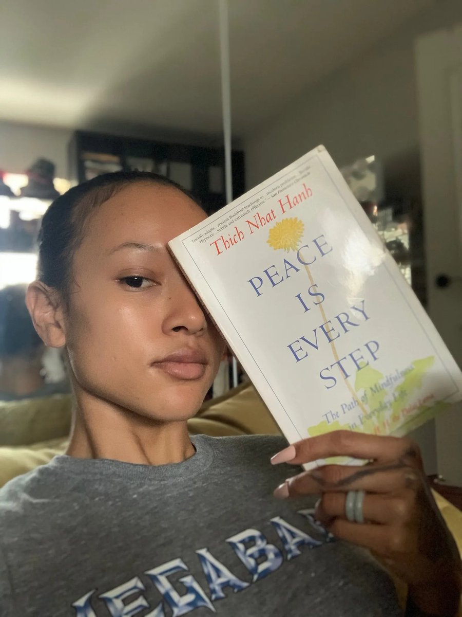 mia golds 𓂃✰ tweet media