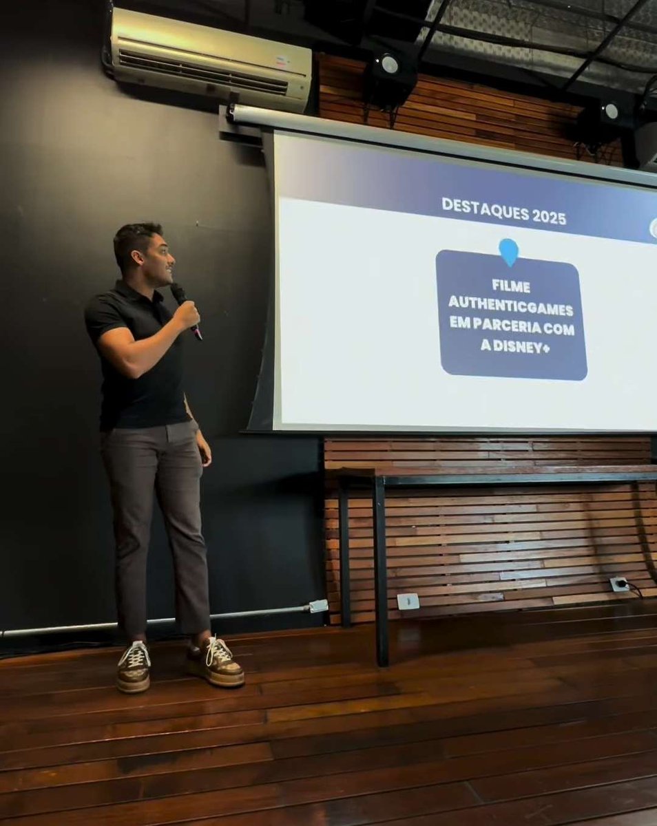 isaac_moon tweet media