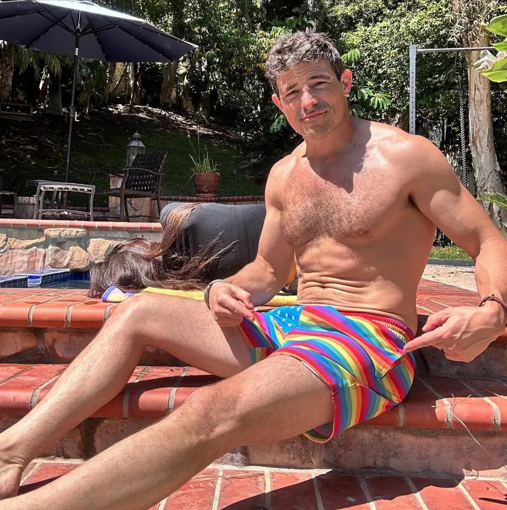 Male Central tweet media