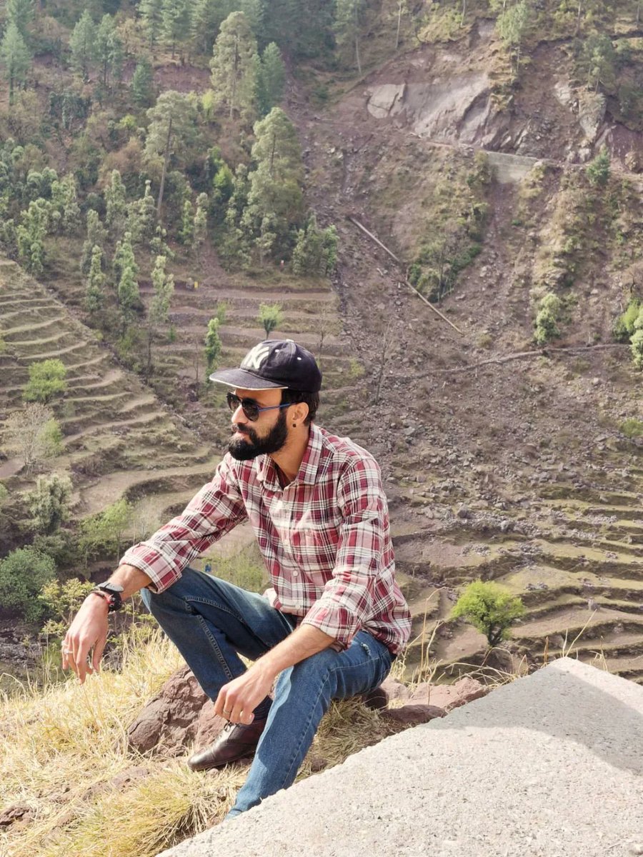 Saroli Trek ____Jammu ❤️

#jammu #hills #photo #pic #picoftheday #TravelIndia #explore #saroli #nature #naturelove #NatureVibes