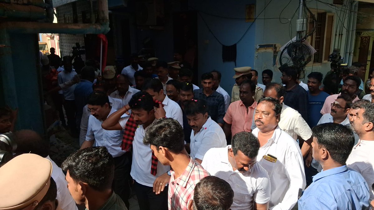 ARPMkamaraj's tweet photo. #நம்ம_வேட்பாளர்_உதயநிதிஸ்டாலின் 

இன்று காலை திருவல்லிக்கேணி பகுதியில் தேர்தல் பரப்புரை மேற்கொண்டார் வெற்றி வேட்பாளர் அண்ணன் @Udhaystalin அவர்கள்.

@nchitrarasu
@Dayanidhi_Maran @iamchsekar

#வெல்வோம்_ஒன்றாக 
#ஸ்டாலின்_தொடரட்டும் 
#உதயண்ணா_வெல்லட்டும் https://t.co/v1EflWVqhr