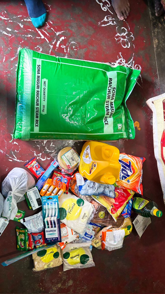 OnusFoundation's tweet photo. Together, we made a small difference 🙌

Under our 7 Weeks • 7 Initiatives,
we supported a family with essential groceries 🛍️

Because every act of kindness matters 🌿

#OnusFoundation #Service #Humanity https://t.co/GSULiZb5Fx