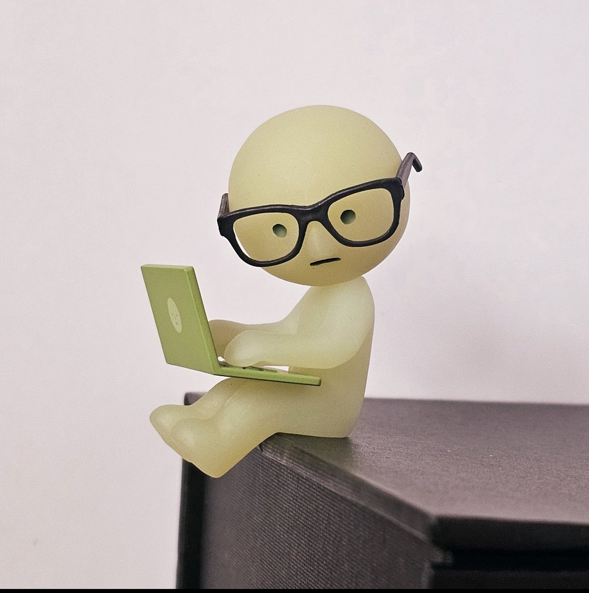 kiwi loves #aprilus2026 💛🌟 tweet media