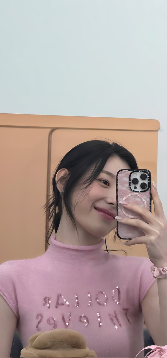 ITZY Wallpapers tweet media