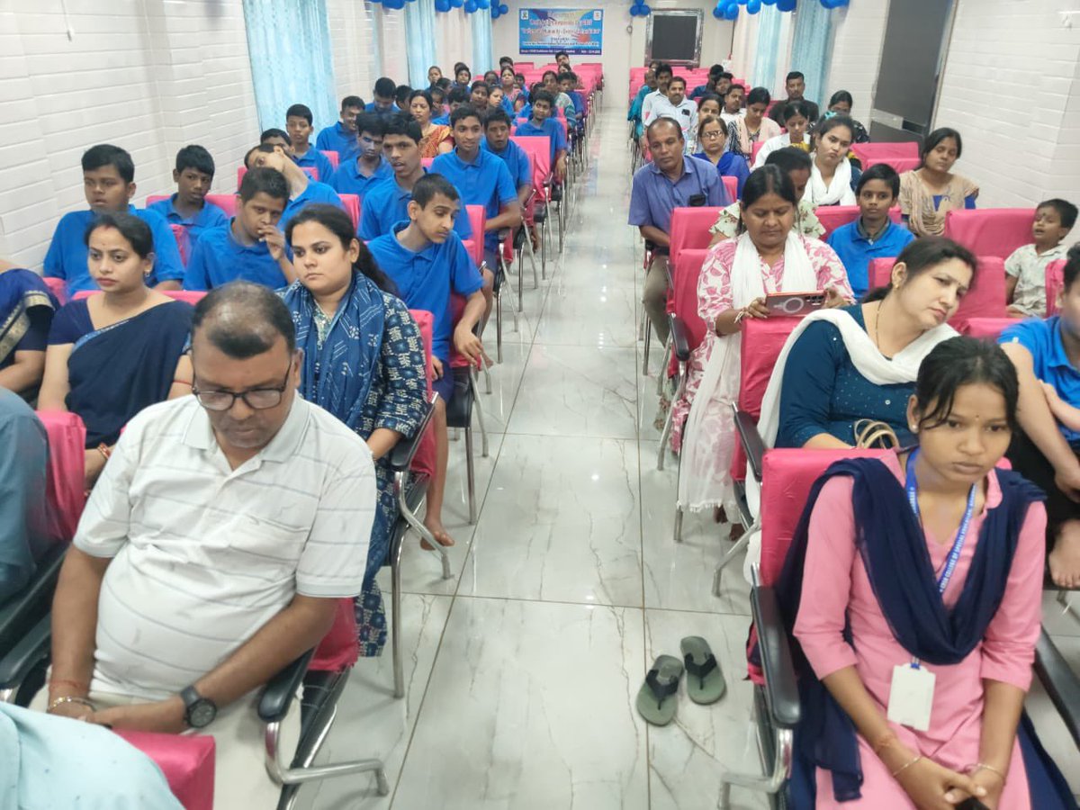 CBhadrak's tweet photo. #WorldAutismAwarenessDay2026
Dist. Level World Autism Awareness Day 2026 organised at Auditorium of CRSR. DSSO,Bhadrak inaugurated the program along with other dignitaries. Students of Spl. B.Ed (ID), Parents of Children with Disabilities, Rehab.Professionals and other supporting https://t.co/QiyOjeKzEX