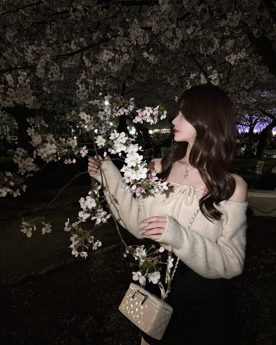 𝑗𝑢𝑛𝑒 tweet media