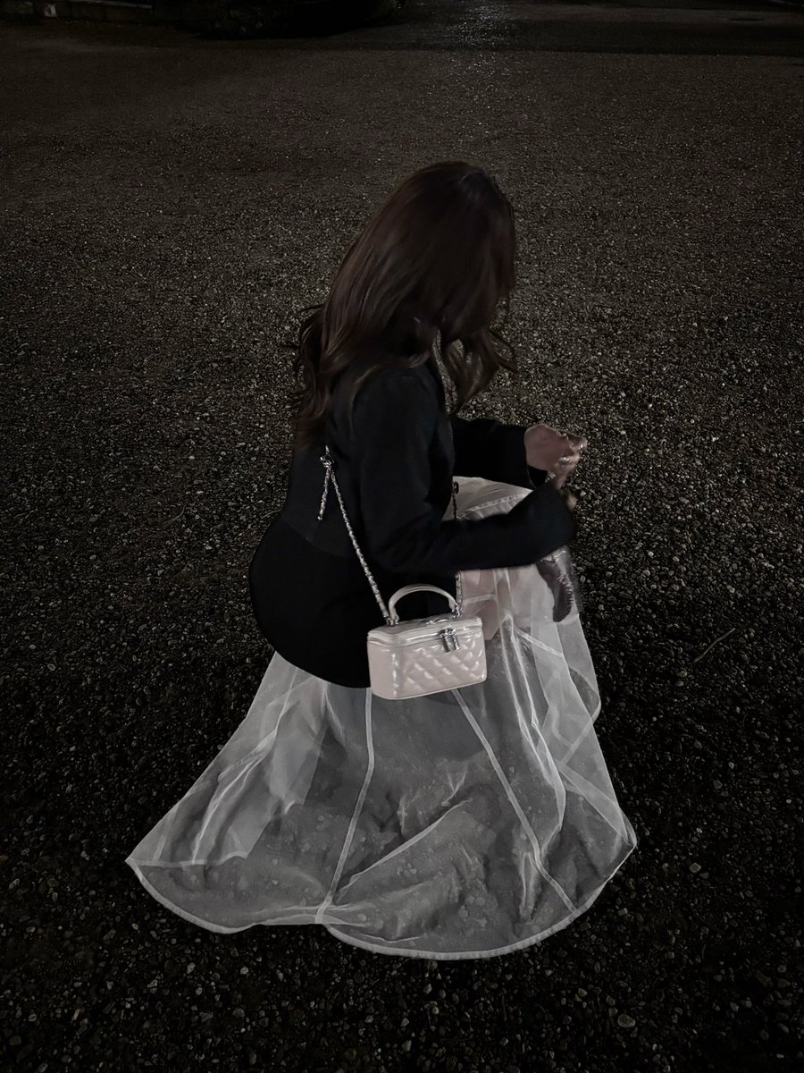 𝑗𝑢𝑛𝑒 tweet media