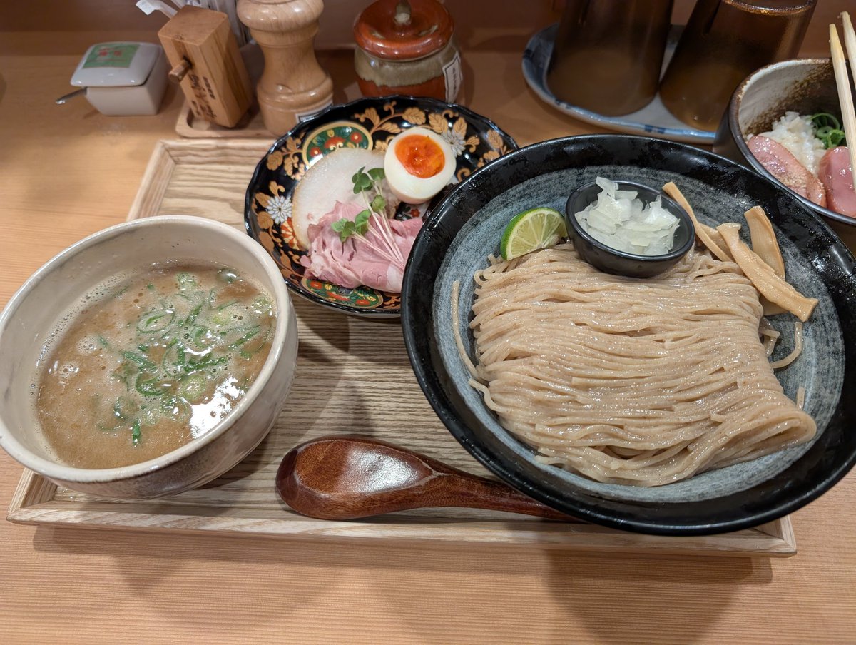 たまにゃん tweet media