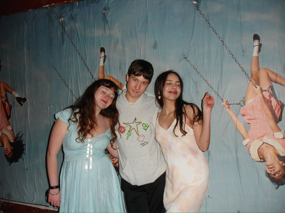 ashley ☘︎ tweet media