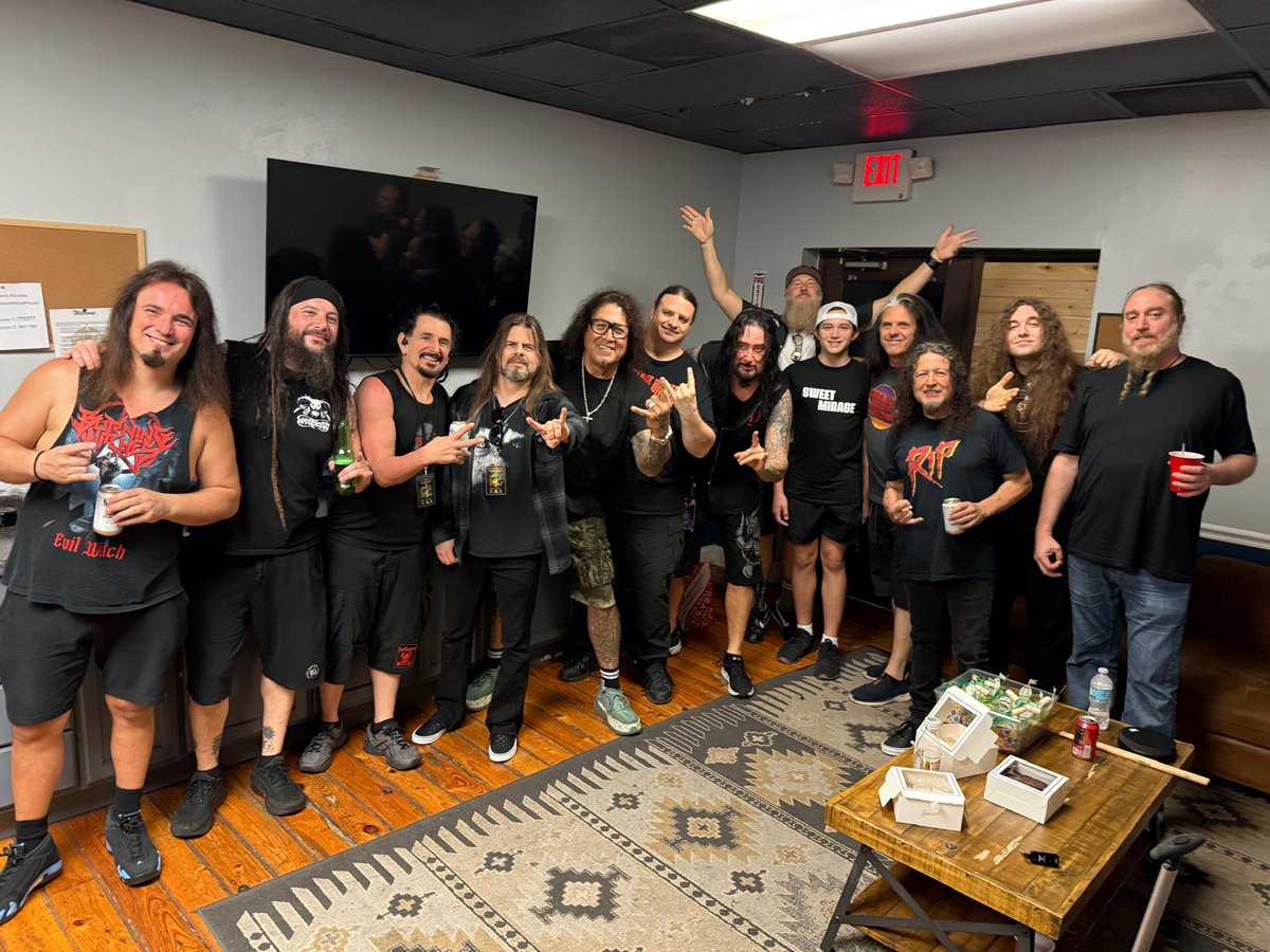 DESTRUCTION tweet media